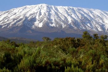 Cucerirea vârfului Kilimanjaro: ce trebuie să știți înainte de a accepta provocarea