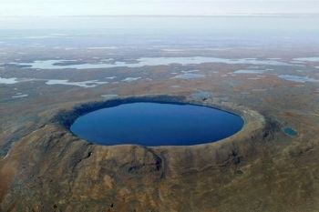 Cea mai pura apa din lume? Lacul unde apa e transparenta zeci de metri