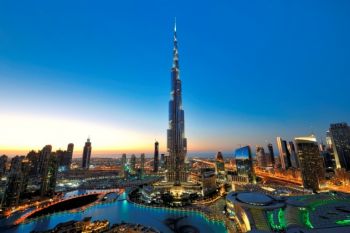 Dubaiul introduce taxa pe turist