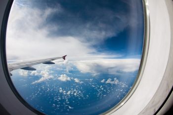 Care sunt cele mai sigure locuri dintr-un avion? Detaliile de care sa tineti cont cand plecati in concediu