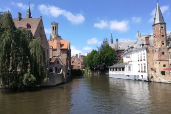 Ce ar putea fi mai romantic decat o zi petrecuta in minunatul oras belgian Bruges, denumit si Venetia Nordului ? - foto 2