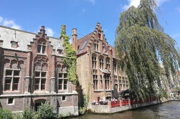 Ce ar putea fi mai romantic decat o zi petrecuta in minunatul oras belgian Bruges, denumit si Venetia Nordului ? - foto 8