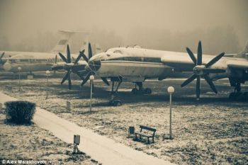 Cimitirul avioanelor unde 9000 de giganti ai cerului au fost lasati sa rugineasca (FOTO) - foto 2