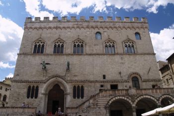 O vacanta perfecta intr-un oras medieval: Perugia! - foto 3
