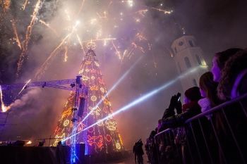 Cei mai spectaculosi brazi de Craciun din lume (FOTO) - foto 6