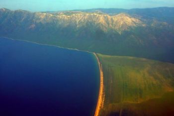 Lumea vazuta din cer. Locuri superbe, pozate prin geamul avionului (FOTO) - foto 1