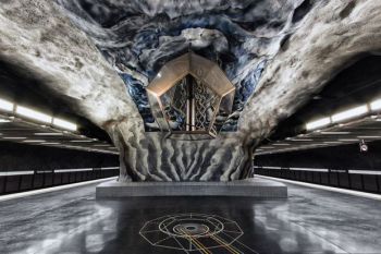 Metroul din Stockholm este cea mai lunga galerie de arta din lume (FOTO) - foto 1