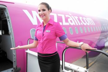 Wizz Air angajeaza insotitori de zbor pentru baza din Craiova