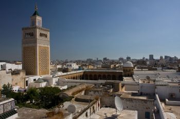 Tunis, un oras al contrastelor