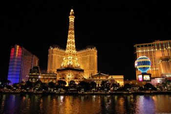 Las Vegas, orasul pacatelor - foto 1