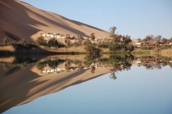 Salba de lacuri din Sahara - au apa de cinci ori mai sarata ca marea (GALERIE FOTO)